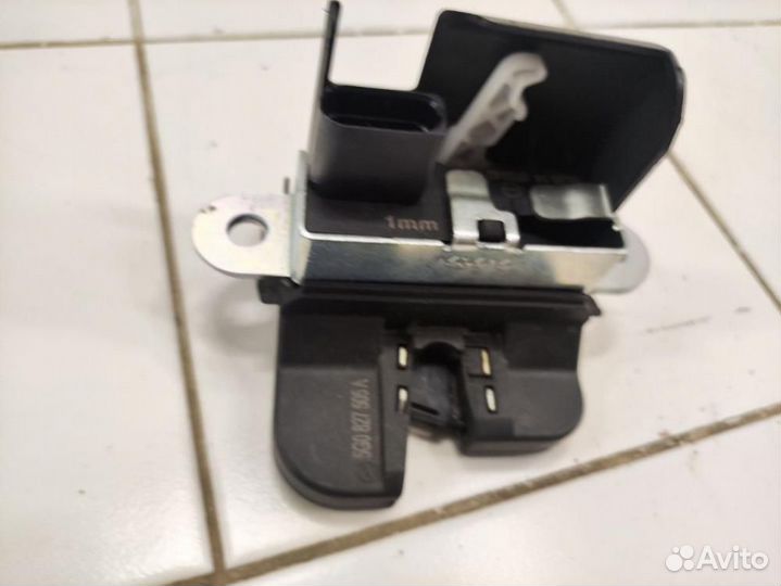 Замок багажника Volkswagen Golf Mk7 (2012—2017)