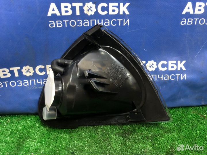 Габарит передний левый Toyota Avensis AT220 2CT