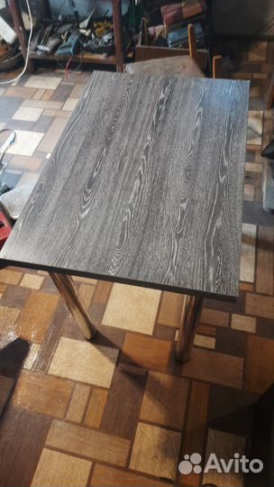 Кухонный стол