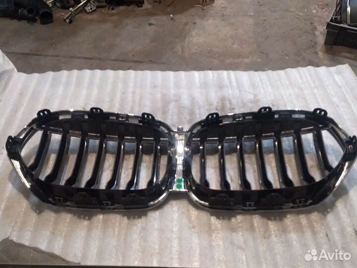 Решетка радиатора BMW X1F48