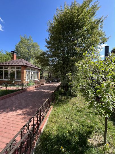 Дом 195,5 м² на участке 10 сот.