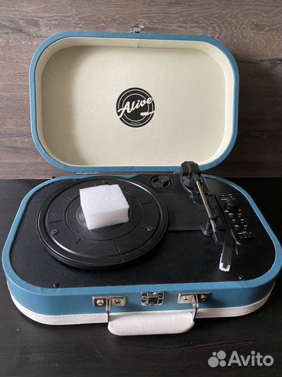 Виниловый проигрыватель Alive Audio vintage