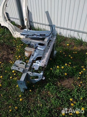 Четверть передняя левая Renault Megan 2