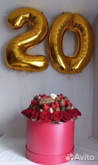 Букет из клубники в шоколаде в коробке