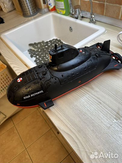 Большая лодка-игрушка