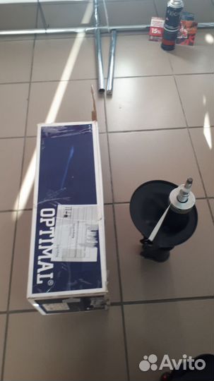 Стойка амортизатора передняя прав.Rav 4 Tiggo T11