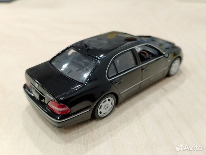 Toyota Celsior III (F30) 2000-2003
