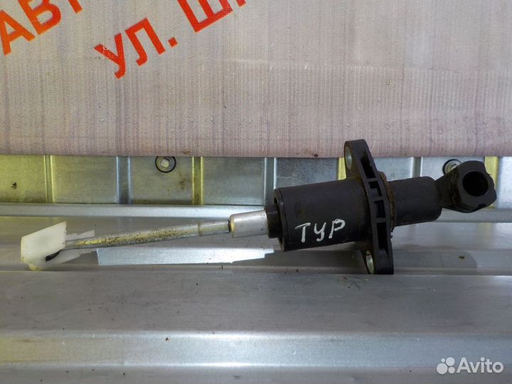 Главный цилиндр сцепления Шкода Октавия Тур