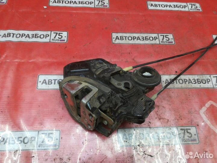 Замок двери задний левый Toyota Succeed NCP51V