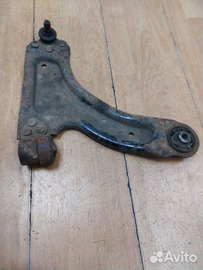 Рычаг подвески передний правый Opel Combo Z14XEP