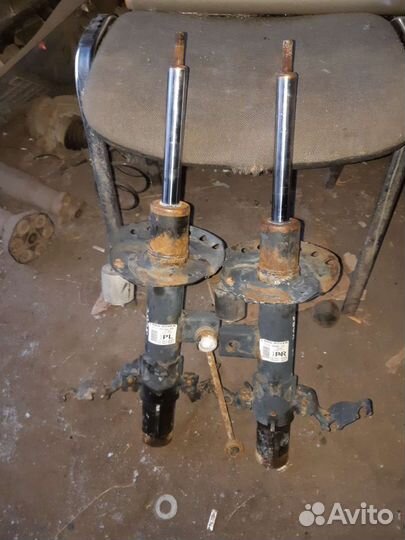 Land Rover Range Rover Evoque стойка задняя