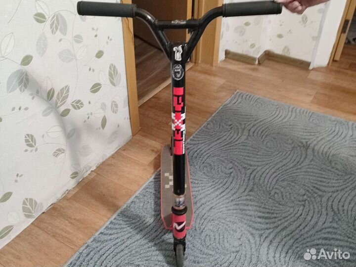 Трюковой самокат Novatrack custom