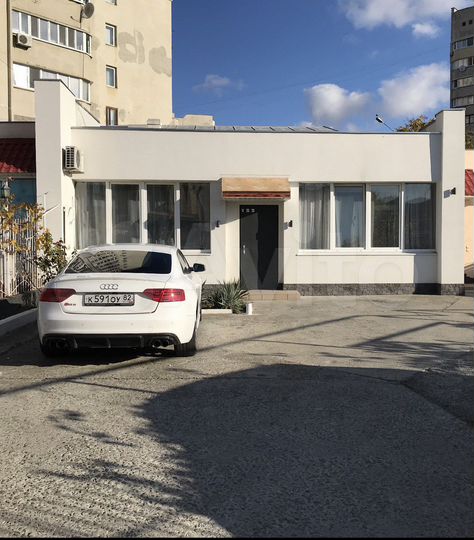 2-к. квартира, 82 м², 1/14 эт.