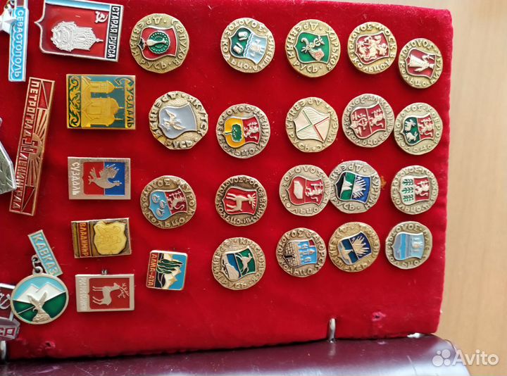 Альбом со значками времён СССР 4 листа