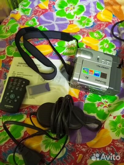 Цифровая видеокамера samsung
