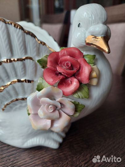 Статуэтка птичка