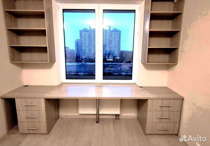 Рабочая зона у окна