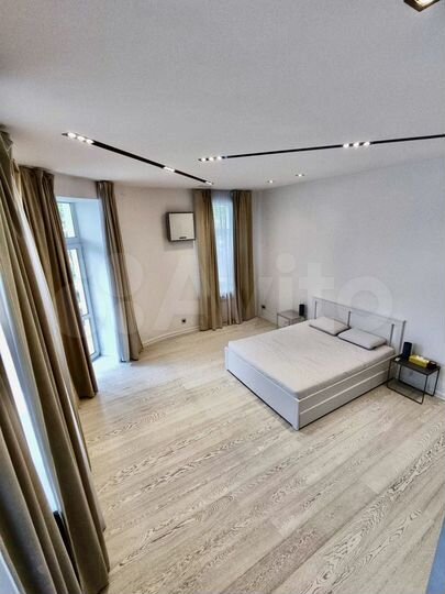 3-к. квартира, 96 м², 2/4 эт.