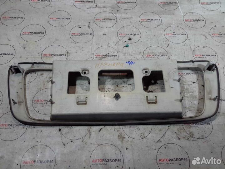 Накладка двери багажника Nissan Primera P12