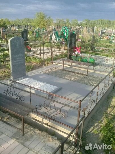 Оградки на кладбище