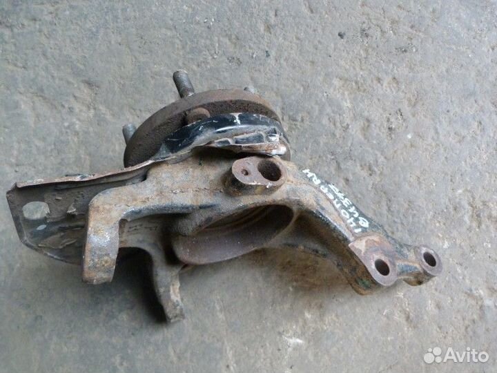 Кулак поворотный передний правый Hyundai i40 2011