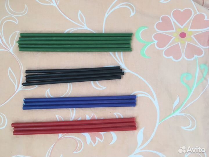 Восковые свечи: белые, черные, красные, зеленые, ж