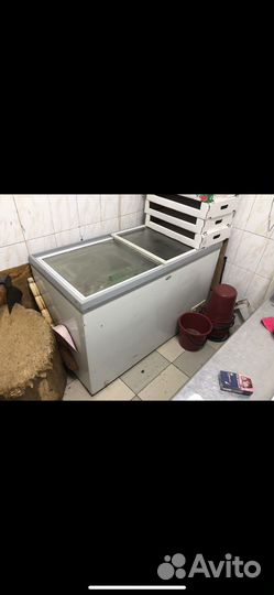 Стоячий холодильник