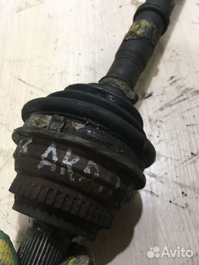 Полуось передняя правая Ауди А6 С4 2.6 ABC