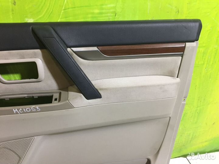 Обшивка двери передней Mitsubishi Pajero 4 Целая