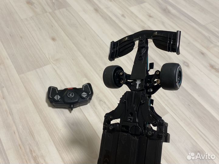 Машинка на пульте управления