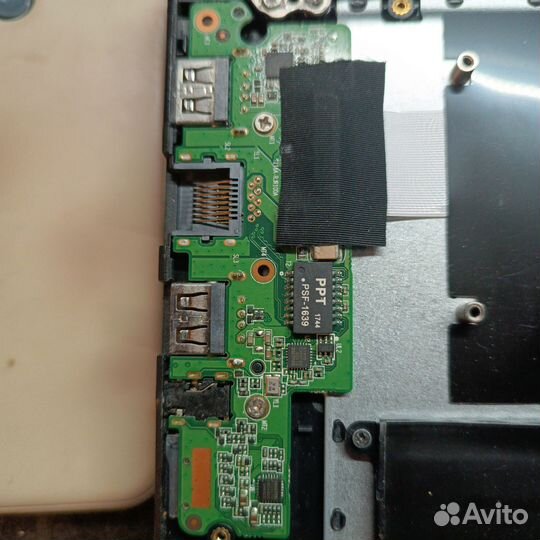 Материнская плата y116a