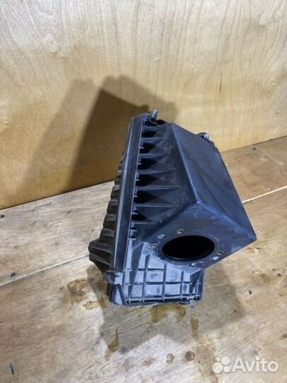 Корпус воздушного фильтра Nissan Primera P11