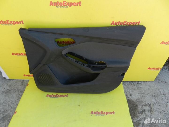 Обшивка двери передней правой Ford Focus III