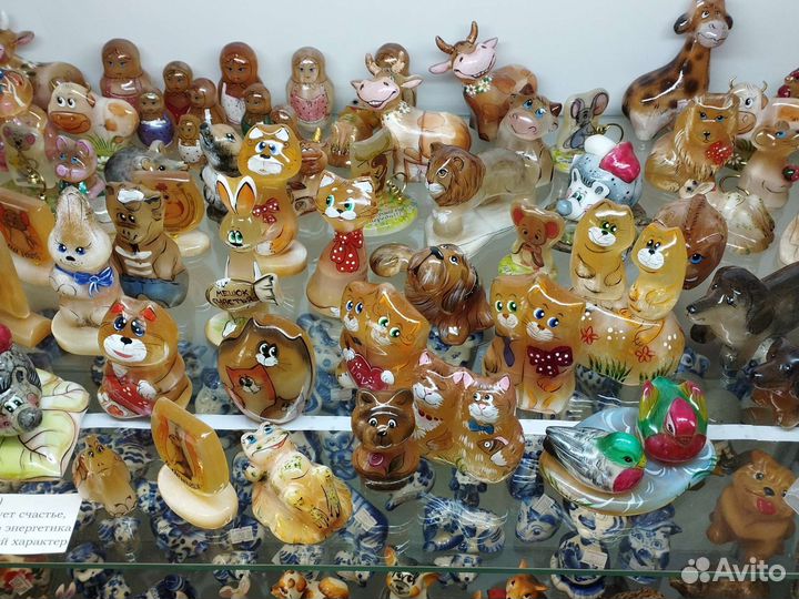 Фигурки из селенита Коты коровы мыши