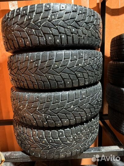 Dunlop SP Winter Ice 02 185/65 R15 92T
