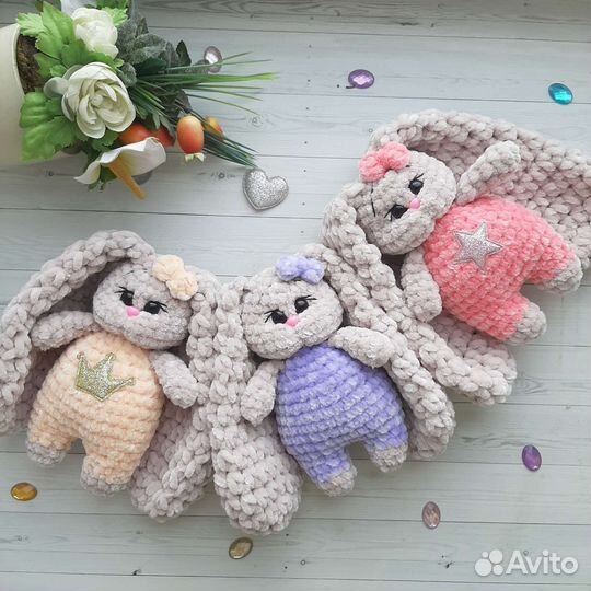 Зайка. Вязаный заяц