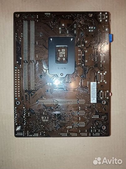 Материнская плата с процессором и памятью