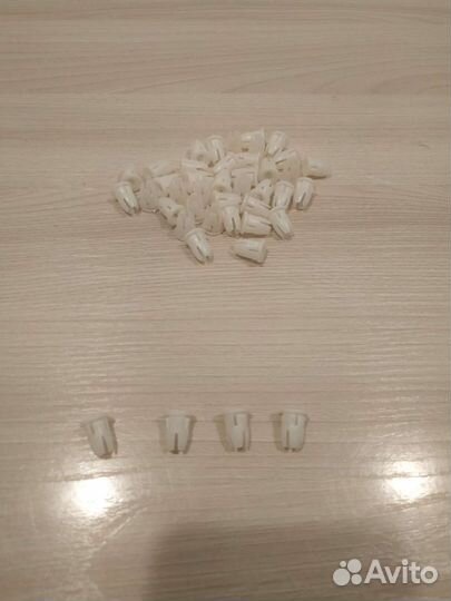 Пистоны решёток вентиляции ваз 2103 коллекционные