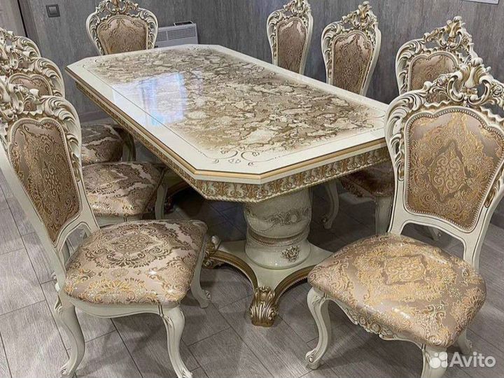 Столы и стулья