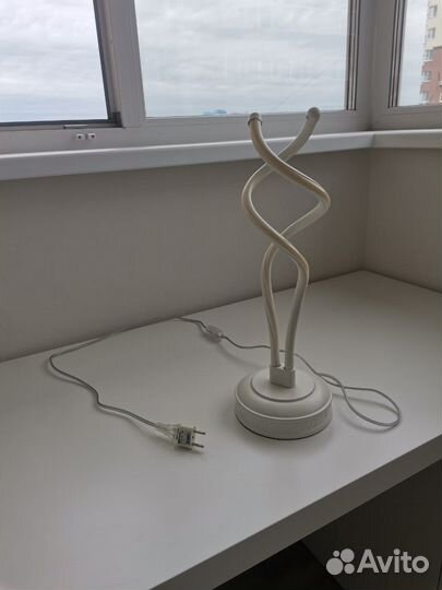 Лампа настольная