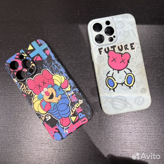 Чехол на iPhone 13 pro kaws