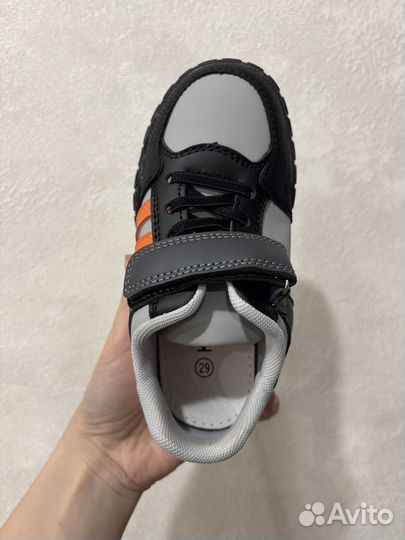 Кроссовки для мальчика 29 размер новые