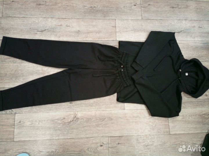 Спортивный костюм женский