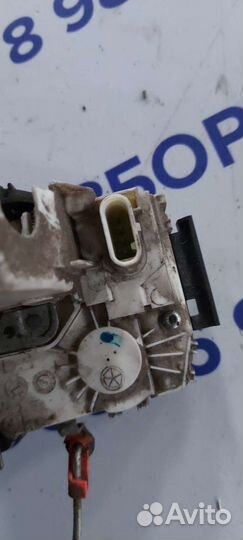 Замок двери передняя левая на Dodge Caravan