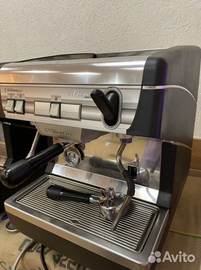 Проф Кофемашина Simonelli Appia ll 1gr италия