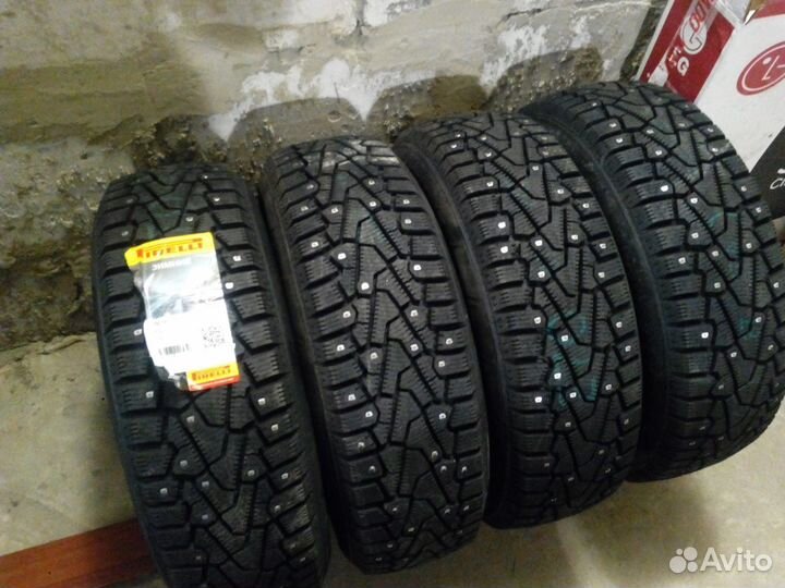 Pirelli Ice Zero 275/40 R22 108H