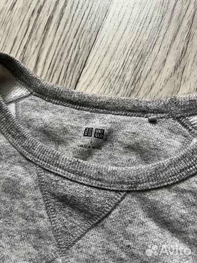 Свитер uniqlo серый