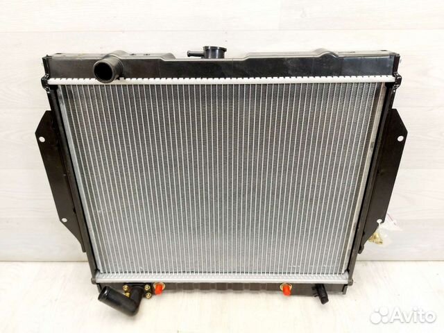 Радиатор охлаждения Mitsubishi Pajero 2. 3,5 V6