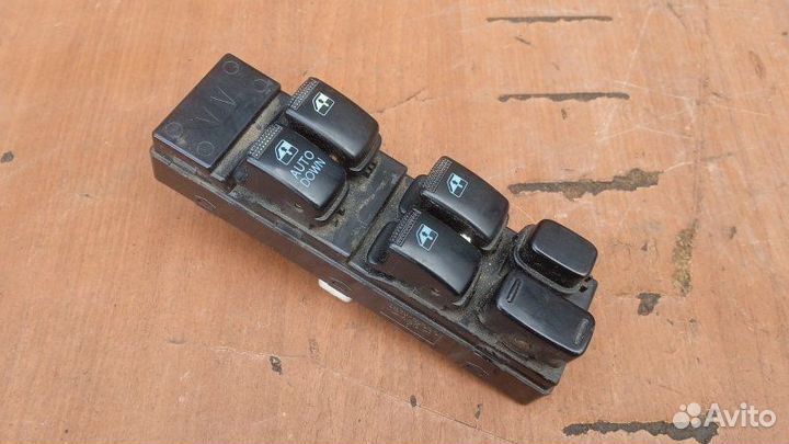 Блок управления стеклоподъемниками Hyundai Sonata