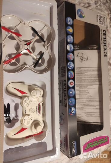 Радиоуправляемые вертолет и квадрокоптер